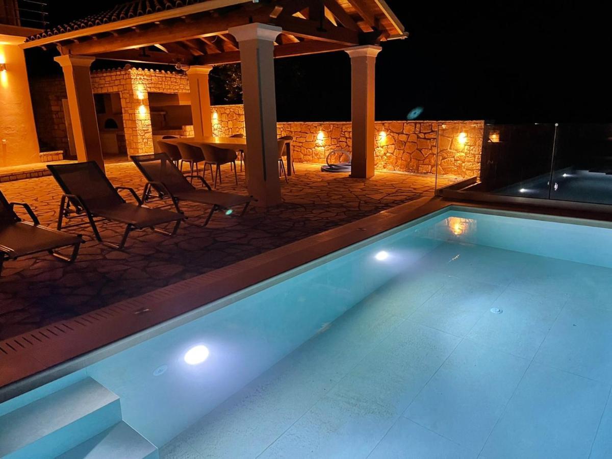 Ozias A Modern,spacious, Swimmig Pool Villa. * Gaios