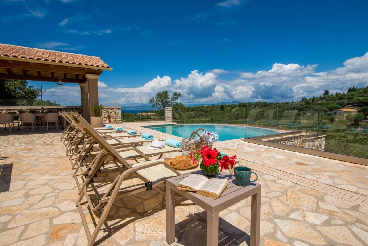 Ozias A Modern,spacious, Swimmig Pool Villa. Villa
