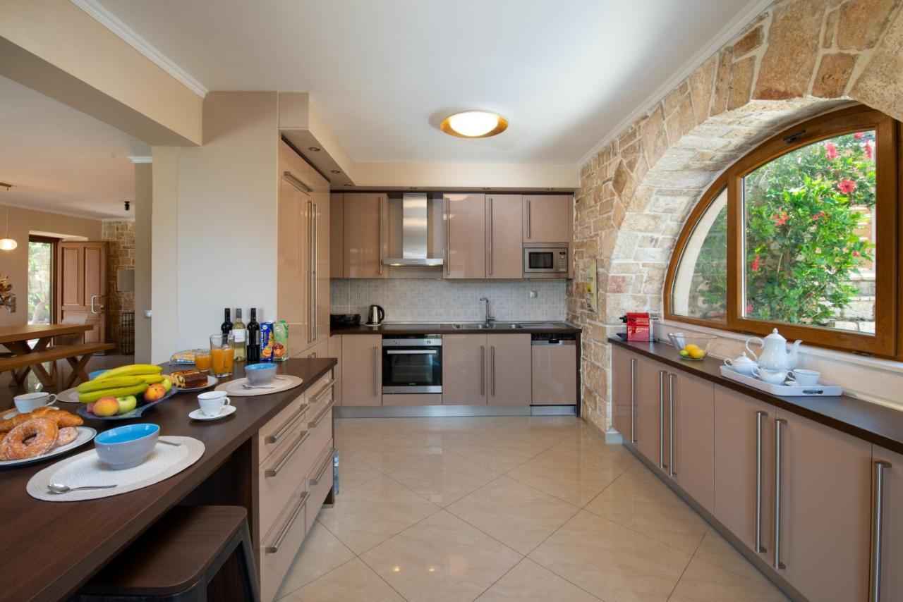 Villa Ozias A Modern,spacious, Swimmig Pool Villa.