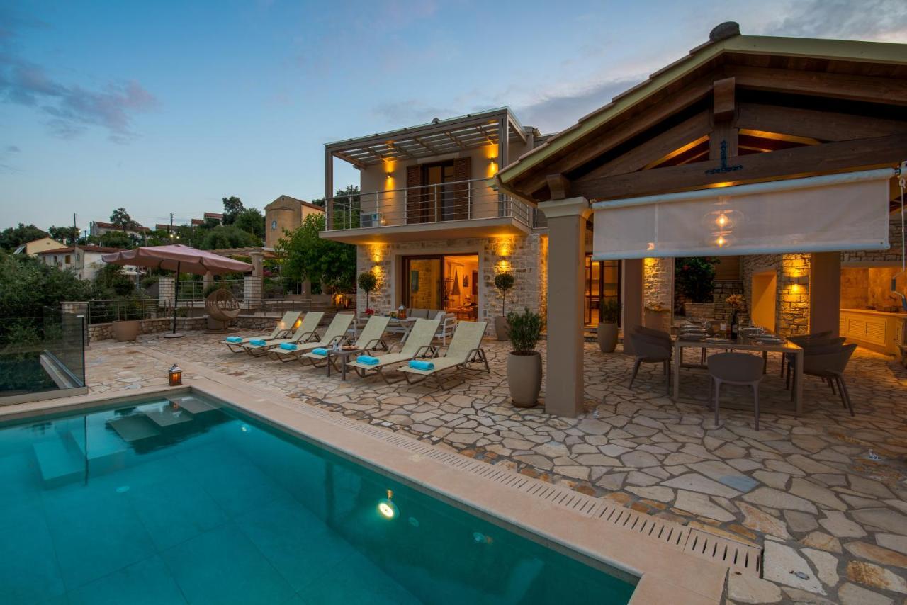 Ozias A Modern,spacious, Swimmig Pool Villa.